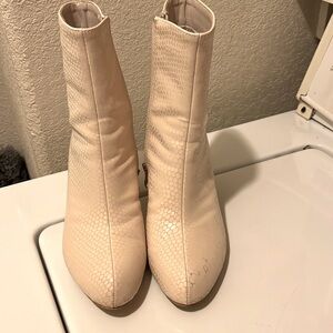 Apricot side zipper white boots with metallic lining cream beige heels